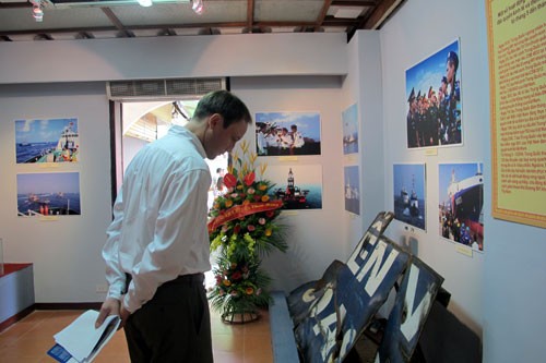В Ханое открылась выставка «Хоангша и Чыонгша – национальный суверенитет Вьетнама» - ảnh 1